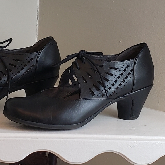 Anesha black shoes - Picture 1 of 8
